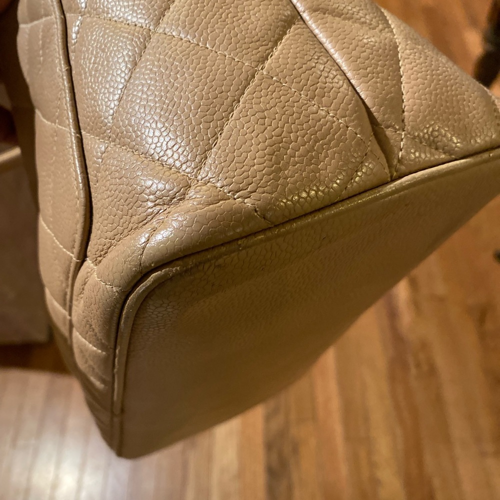 Chanel Tan/Taupe Caviar leather (vintage) Medallion Tote: Gold Hardware-COA - Picture 3 of 11
